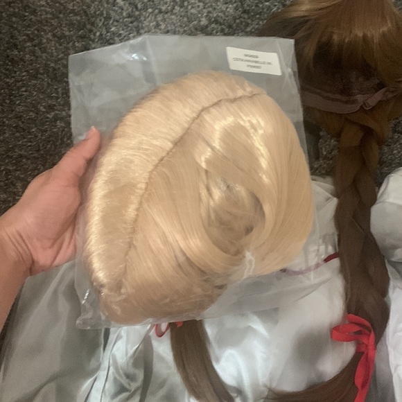 Anabelle Costume 2wigs - Picture 9 of 12